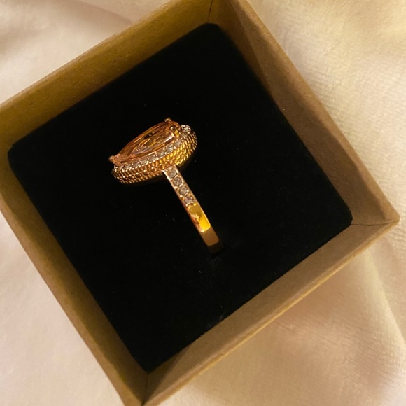 Beautiful Morganite Ring - Gold Tone - Picture 2 of 4